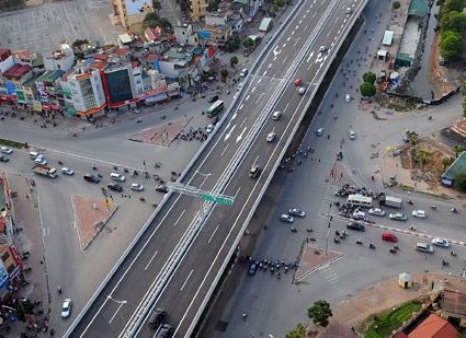 Cua hang banh trung thu huu nghi gan pho khuat duy tien