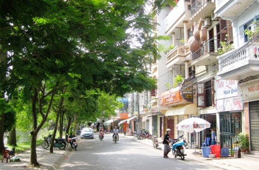 cua hang banh trung thu huu nghi quan ba dinh gan pho tran vu